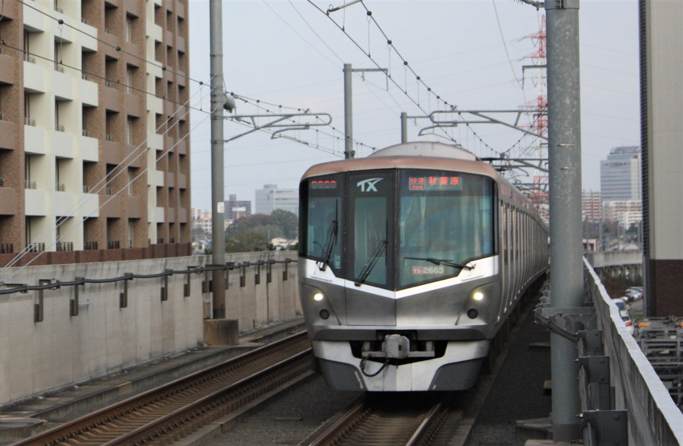 TX研究学園駅後ろ