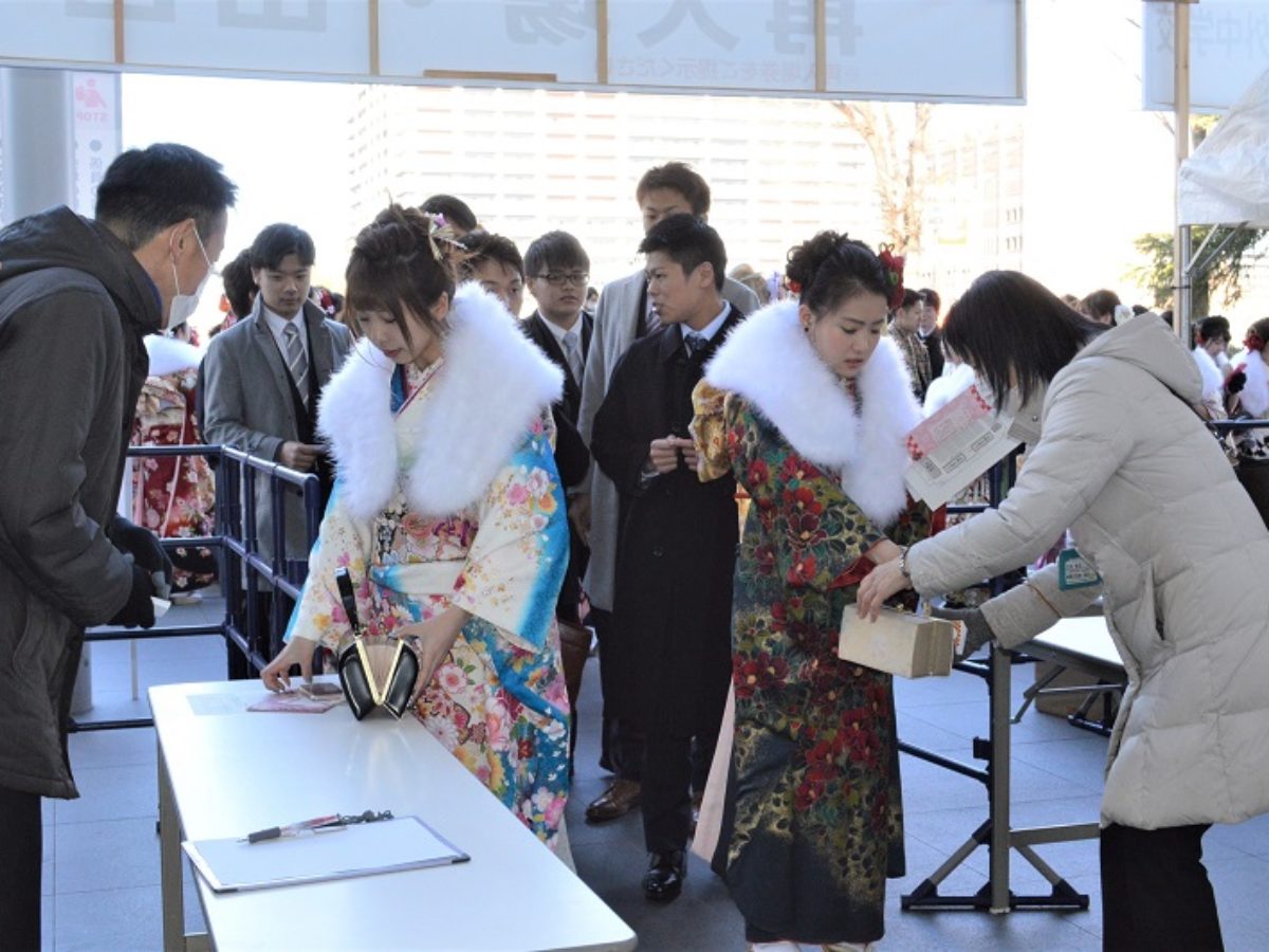 厳戒態勢で成人式 つくば市 手荷物検査 検問も