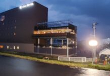 なんと、ホテルから花火を審査!《見上げてごらん!》40